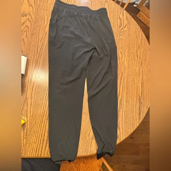 Women’s Sketchers by Barco medium tall jogger scrubs - Picture 11 of 11